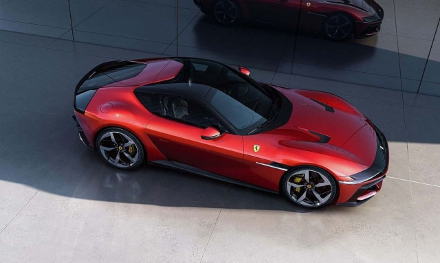 Ferrari 12Cilindri: Ανάκληση για λάθος κρύσταλλα