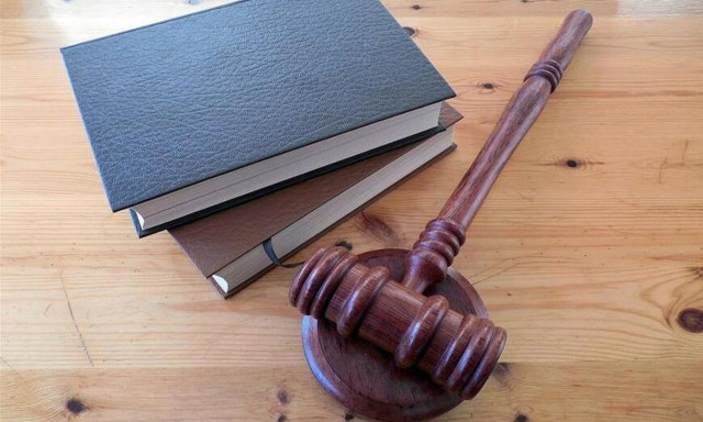 Ισχύς, Δίκαιο και αυταπάτες