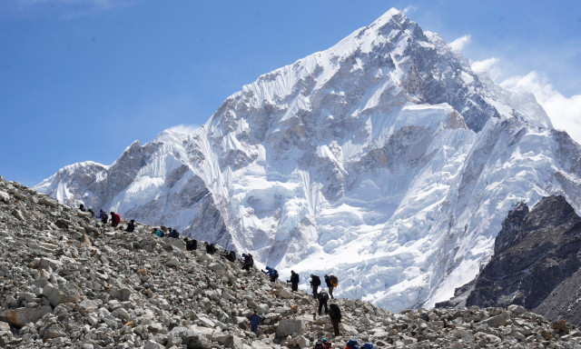 Σκάνδαλο στο Έβερεστ: Απάτη «μαμούθ» με στημένες διασώσεις ελικοπτέρων