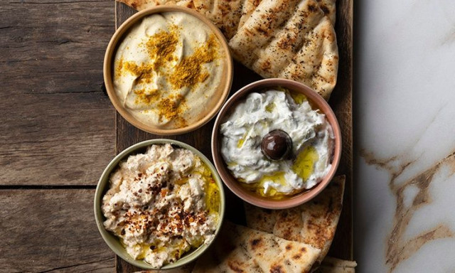 Τρεις σως που δεν πρέπει να λείπουν από το Πασχαλινό τραπέζι