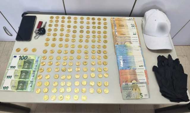 Πέλλα: Συνελήφθη 35χρονος για απάτη σε βάρος 81χρονης-  Πώς απέσπασε χρυσές λίρες και χιλιάδες ευρώ