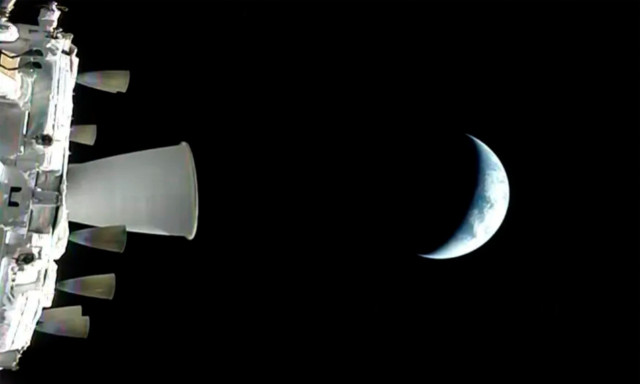 Δείτε live: Οι αστροναύτες του Artemis II στο φεγγάρι - Το μυστηριώδες 8 και η «σκοτεινή πλευρά»