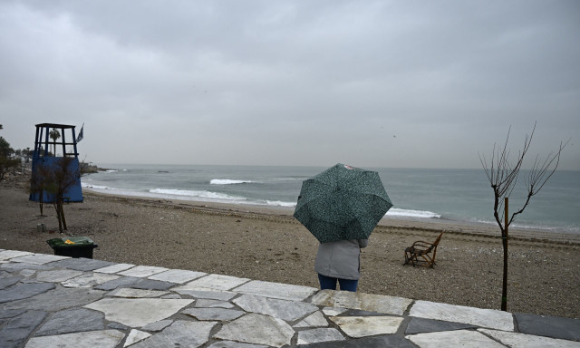 Καιρός: Συνεχίζεται και την Παρασκευή η επέλαση της κακοκαιρίας Erminio – Πότε επιστρέφουν οι ανοιξιάτικες ημέρες