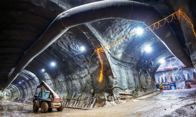 Μετρό: Πέρασε ο «μετροπόντικας» από την Κυψέλη - Προς τα Δικαστήρια η Γραμμή 4