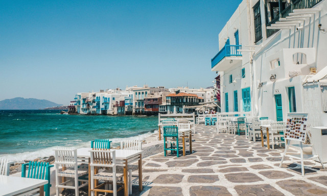 Μοναδικές Γεύσεις Νοτίου Αιγαίου: Τα Πιστοποιημένα Προϊόντα που Μαγεύουν Επισκέπτες σε Κυκλάδες & Δωδεκάνησα