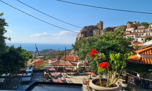 Πάσχα στη Σαμοθράκη: Εκεί που η μυσταγωγία της φύσης συνομιλεί με την ποιότητα της εμπειρίας