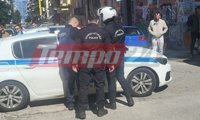 Απίστευτο περιστατικό στο κέντρο της Πάτρας: Ημίγυμνος άνδρας απειλούσε με αντικείμενο περαστικούς