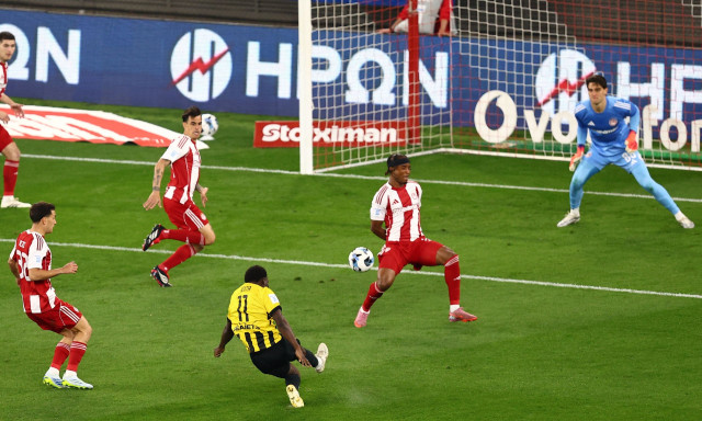 Ολυμπιακός – ΑΕΚ: Το γκολ του Κοϊτά που έκρινε το ντέρμπι στο «Γ. Καραϊσκάκης»