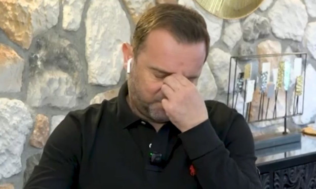 «Λύγισε» ο Νίκος Πλακιάς για τα κορίτσια του: «Πάντα αυτές οι θέσεις στο τραπέζι θα είναι αδειανές»