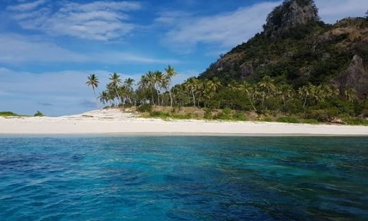 Kρουαζιερόπλοιο προσάραξε σε ύφαλο στο νησί των Φίτζι όπου γυρίστηκε ο «Ναυαγός»