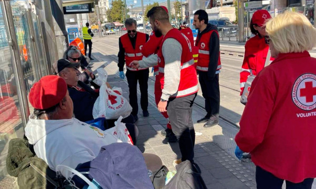 Ο Ελληνικός Ερυθρός Σταυρός δίπλα στους αστέγους συμπολίτες μας τις άγιες μέρες του Πάσχα