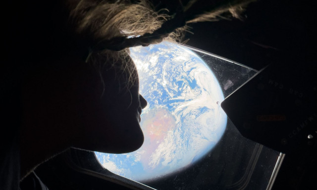 Το Artemis ΙΙ έφθασε στη Σελήνη,έσπασε το ρεκόρ του Apollo 13-Ταξίδεψε πιο μακριά από ποτέ από τη Γη