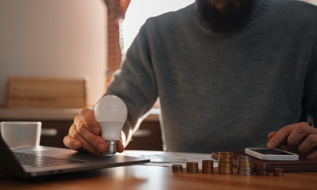 Όταν η κρίση δείχνει τα δόντια της, παίρνουμε τον έλεγχο στο ρεύμα με το ΗΡΩΝ Happy Hour