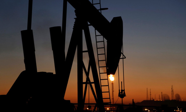 Τιμές πετρελαίου: Πάνω από τα 110 δολάρια το Brent – Νέες πιέσεις στις αγορές ενέργειας