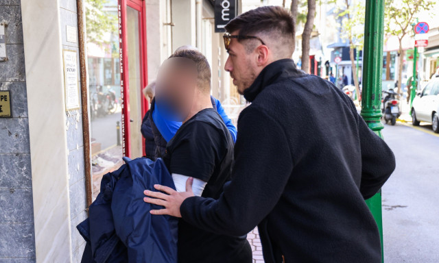 Χίος: Στον «αέρα» ο ρουκετοπόλεμος - Στον εισαγγελέα οι συλληφθέντες, πλήθος κόσμου για συμπαράσταση