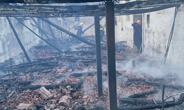 Αχαΐα: Φωτιά σε εκκλησία στην Αιγείρα - Κάηκε ολοσχερώς ο ναός