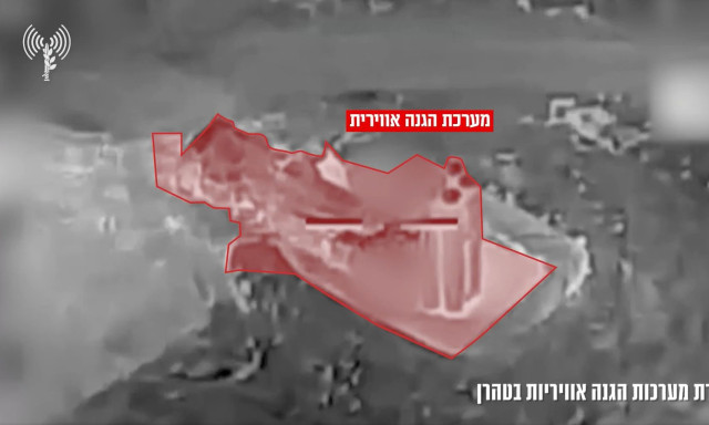 Ο ισραηλινός στρατός χτύπησε συστήματα αεράμυνας στο Ιράν και γέφυρα στον Λίβανο - Βίντεο