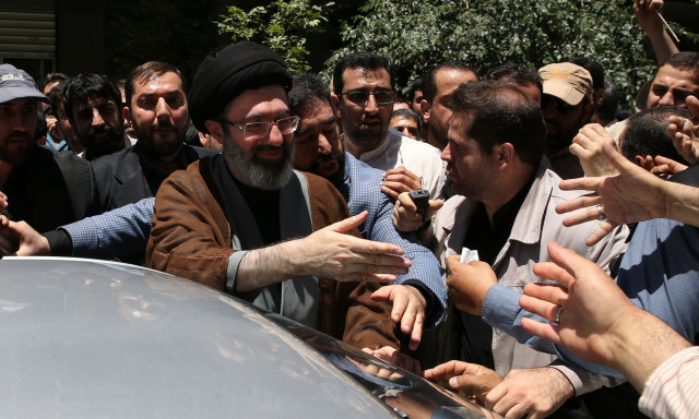 Times: Ο ανώτατος ηγέτης του Ιράν Μοτζτάμπα Χαμενεΐ είναι «σε κώμα»