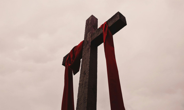 Το μυστήριο της Σταύρωσης του Ιησού: Οι 4 διαφορετικές εκδοχές για την επιγραφή πάνω στον σταυρό