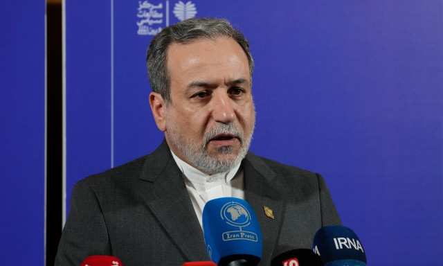 ΥΠΕΞ Ιράν: «Σταματήστε τις επιχειρήσεις και σταματάμε τις επιθέσεις» – Ανοίγουν τα Στενά του Ορμούζ