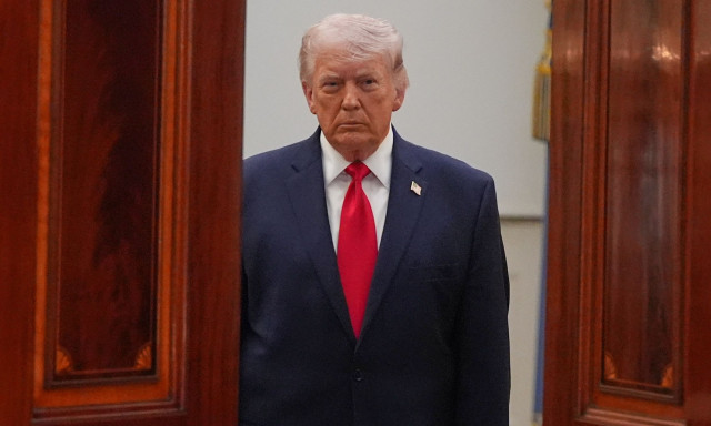 Ραγδαίες εξελίξεις: Ο Ντόναλντ Τραμπ αναστέλλει για δύο εβδομάδες τους βομβαρδισμούς στο Ιράν