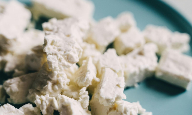 ΕΦΕΤ: Ανακαλείται παρτίδα φέτας – Εντοπίστηκε το βακτήριο listeria