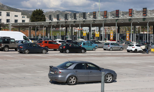 Κίνηση τώρα: Η κορύφωση της εξόδου των εκδρομέων για το Πάσχα φέρνει καθυστερήσεις στους δρόμους