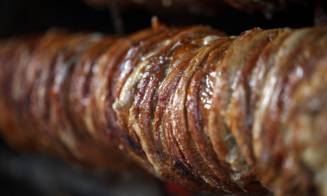 «Τέλεια καταιγίδα» ουρικού οξέος η Κυριακή του Πάσχα - Τι να προσέξετε