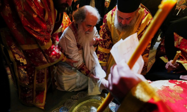 Ιερουσαλήμ: Συρρέουν από τα ξημερώματα οι πιστοί – Στον Πανάγιο Τάφο έγινε η τελετή του Νιπτήρος