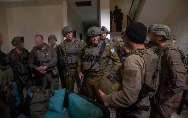 Το Ισραήλ σφυροκοπά ξανά τον Λίβανο: «Καταφέραμε σκληρό πλήγμα» λέει ο αρχηγός του στρατού