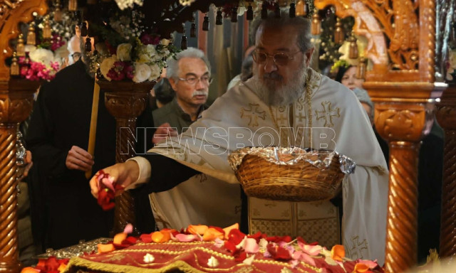 Σε κλίμα κατάνυξης και συγκίνησης η Αποκαθήλωση στην Μονή Πεντέλης