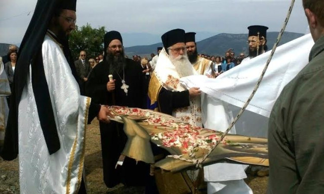 Μεγάλη Παρασκευή: «Διεμερίσαντο τα ιμάτιά μου εαυτοίς και επί τον ιματισμόν μου έβαλον κλήρον»