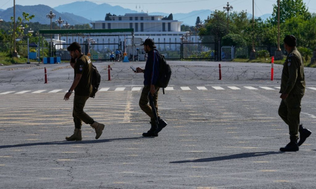 LIVE BLOG: Η ώρα της διπλωματίας στη Μέση Ανατολή - Εκεχειρία υπό πίεση με το «βλέμμα» στο Πακιστάν