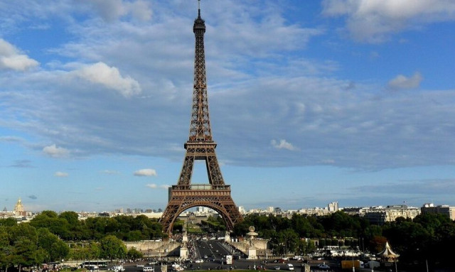 Σε δημοπρασία ιστορικό κομμάτι από τον Πύργο του Άιφελ ετών 137 - Η αστρονομική τιμή πώλησης