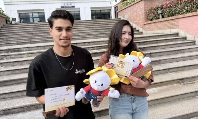 Ο Μαροκινός που έγινε «είδωλο» στην Κίνα - «Την έσωσε και έφυγε σιωπηλά»