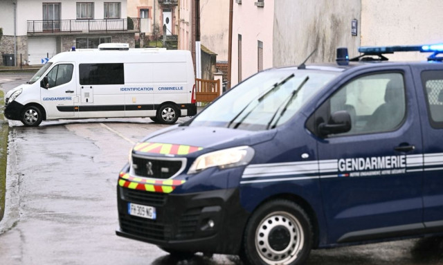 Γαλλία: Διασώθηκε γυμνό 9χρονο αγόρι που πέρασε έναν χρόνο κλειδωμένο σε ένα βαν