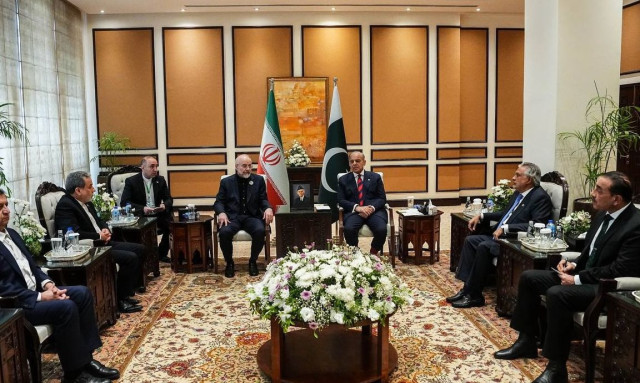 Liveblog: Επανέναρξη στις συνομιλίες ΗΠΑ-Ιράν στο Πακιστάν - Οι αντιπροσωπείες μιλούν απευθείας