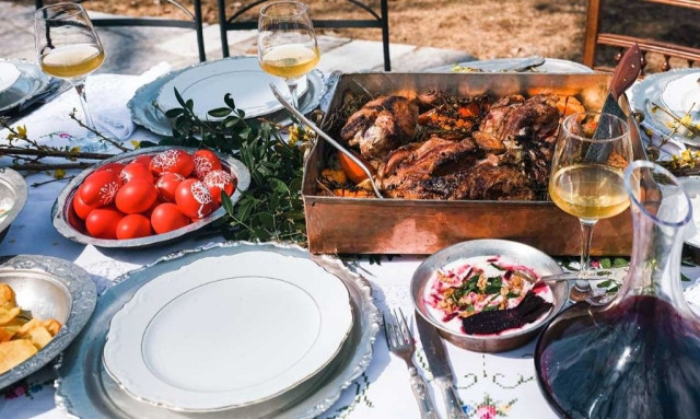 Αποτοξίνωση μετά το Πάσχα: 6+1 tips για να επανέλθετε από το φαγοπότι των τελευταίων ημερών