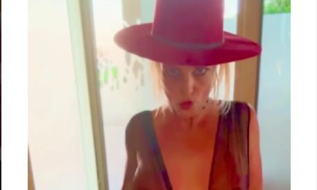 Britney Spears: Σε κλινική αποτοξίνωσης μετά τη σύλληψη - Το βίντεο πριν την εισαγωγή της