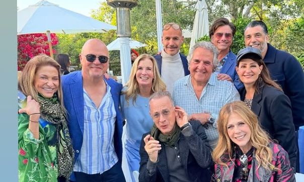 Το ελληνικό Πάσχα του Τομ Χανκς και των φίλων του στο Χόλιγουντ - Η φωτογραφία του Τζον Στάμος