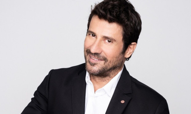 Αλέξης Γεωργούλης: Τραγούδησε σε γνωστή ταβέρνα της Λάρισας και ξεσηκώνει τα πλήθη