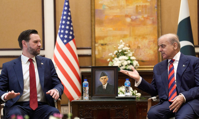 Πακιστάν - Σαρίφ: Καταβάλλονται προσπάθειες για την επίλυση της σύγκρουσης ΗΠΑ-Ιράν