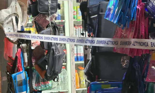 Μαχαίρωσαν και λήστεψαν περιπτερά στα Εξάρχεια