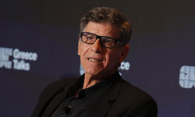 Γιάννης Μπέζος: «Αντί για την τεχνητή προτιμώ την φυσική νοημοσύνη και ας βρίσκεται σε ύφεση»