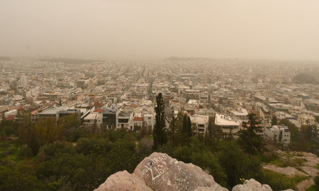 Καιρός: Προειδοποίηση για υψηλές συγκεντρώσεις σκόνης το επόμενο 4ημερο - Πού θα βρέξει