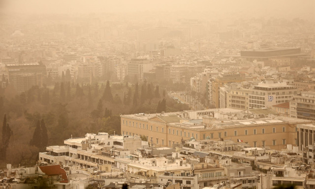Καιρός: Λασποβροχές και αφρικανική σκόνη αύριο - Ποιες περιοχές θα επηρεαστούν