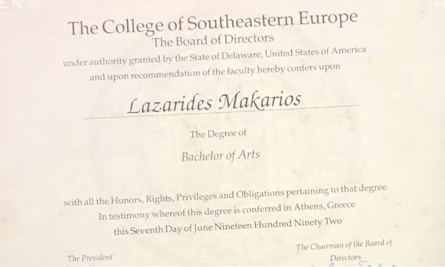 Ο Μακάριος Λαζαρίδης έδειξε το πτυχίο του: Δεν θα απολογηθώ για επιλογές ζωής πριν από 40 χρόνια