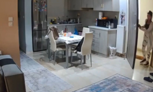 Νέα Φιλαδέλφεια: Βίντεο ντοκουμέντο - Η στιγμή που διαρρήκτες εισβάλουν σε σπίτι