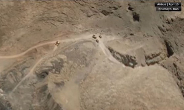 CNNi: Δορυφορικές εικόνες με Ιρανούς να σκάβουν για να ξεθάψουν εκτοξευτές πυραύλων