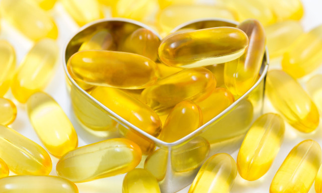 Πολλοί παίρνουν ιχθυέλαιο για τη χοληστερόλη, αλλά νέες οδηγίες λένε ότι δεν λειτουργεί